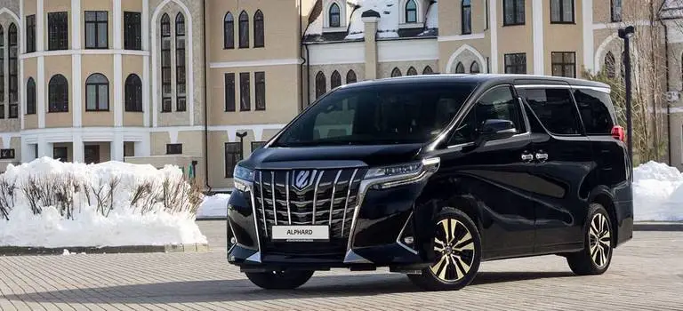 Toyota&nbsp;Alphard с выгодой до 500 000 рублей